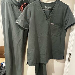 Figs Women’s Bonsai Scrub Set